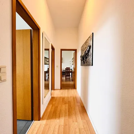 Attraktive Im Schoenen Hinterhof *